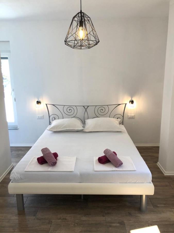 Apartments Martina Тисно Екстер'єр фото
