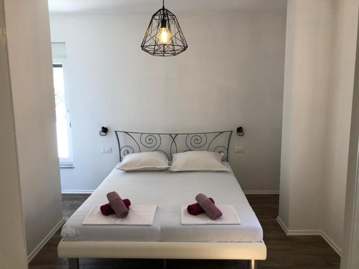 Apartments Martina Тисно Екстер'єр фото