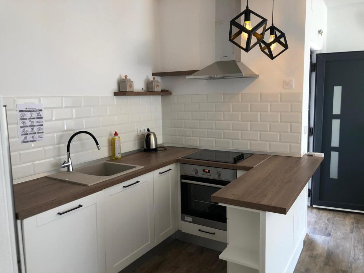 Apartments Martina Тисно Екстер'єр фото