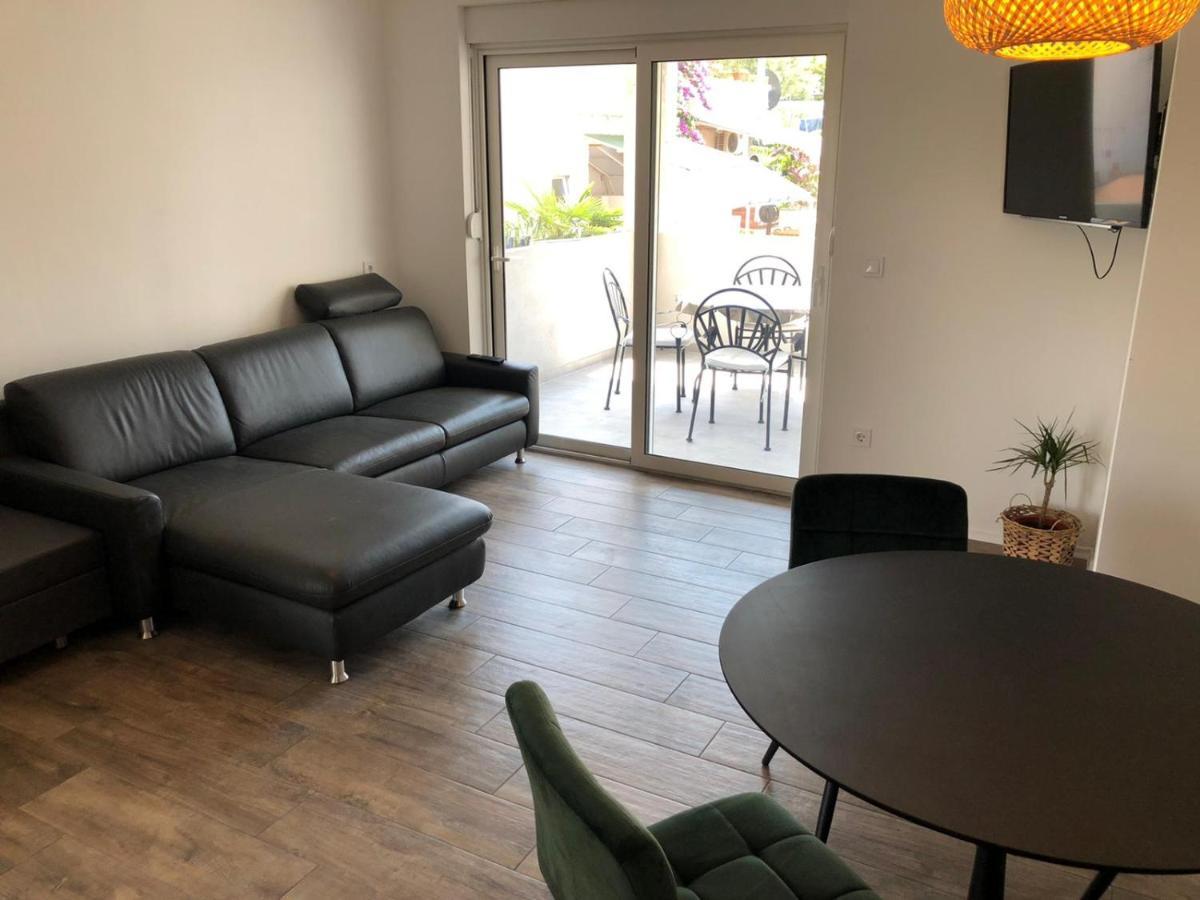 Apartments Martina Тисно Екстер'єр фото