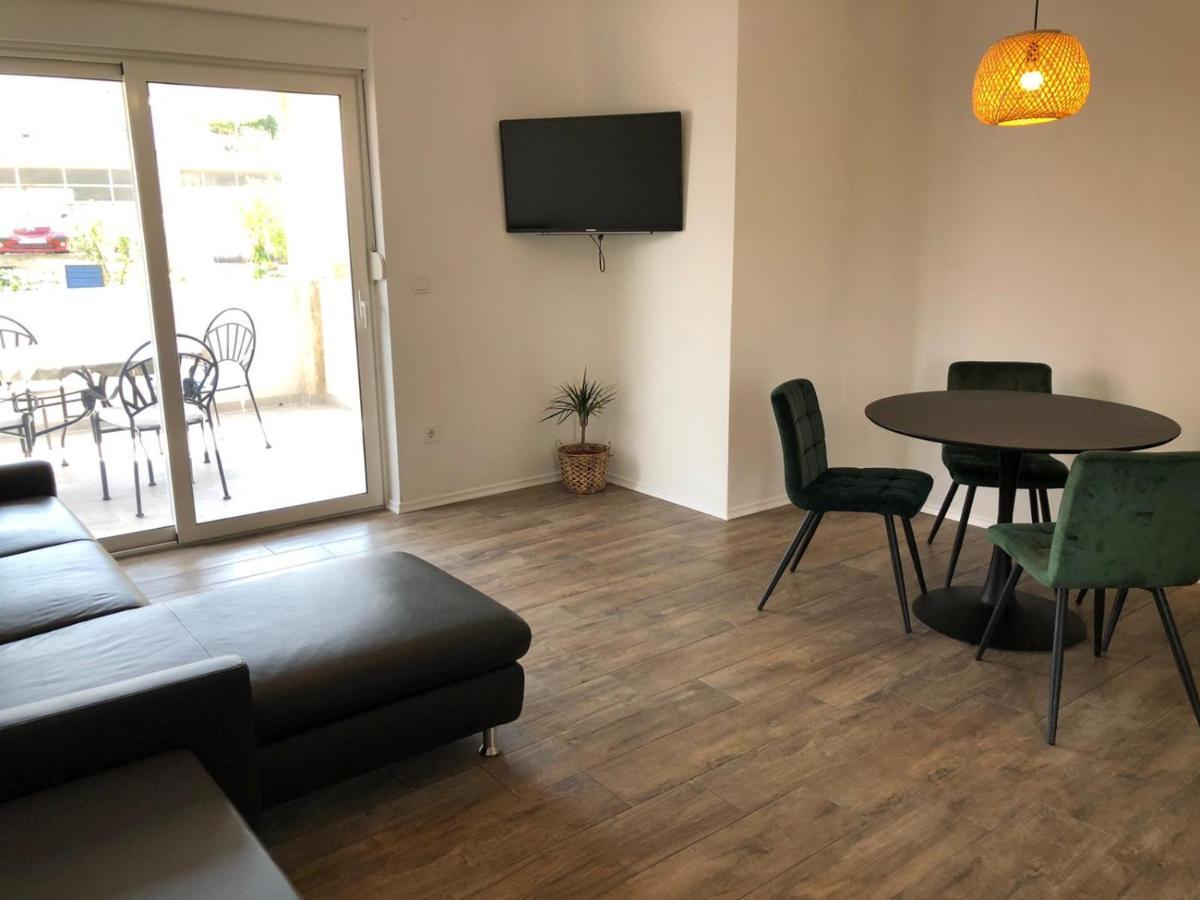 Apartments Martina Тисно Екстер'єр фото