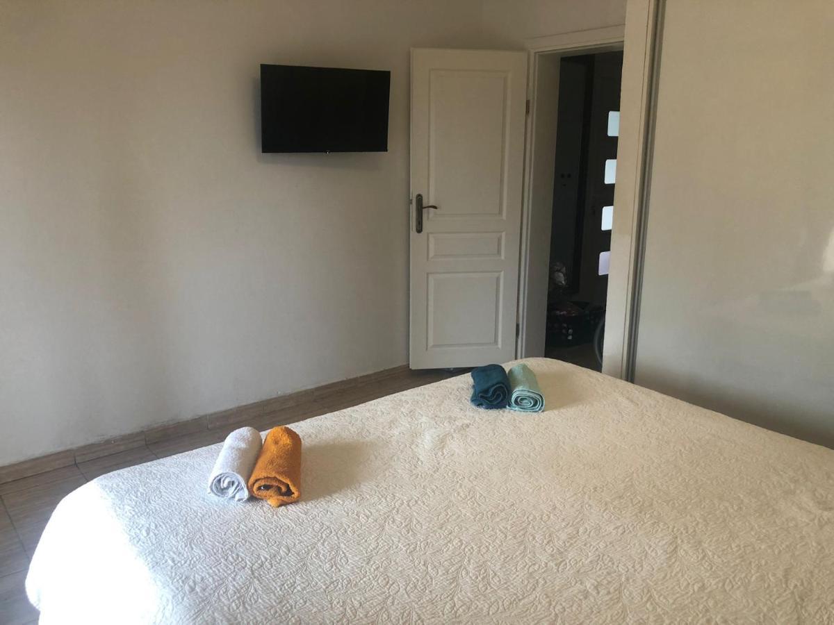 Apartments Martina Тисно Екстер'єр фото