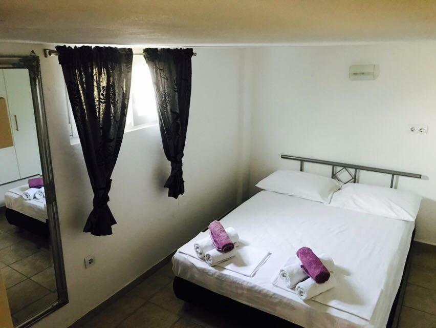 Apartments Martina Тисно Екстер'єр фото