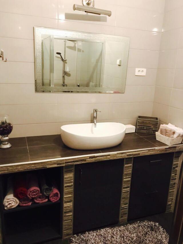 Apartments Martina Тисно Екстер'єр фото
